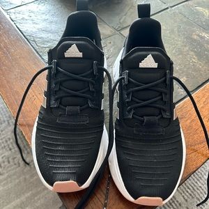 Women’s Running Shoes